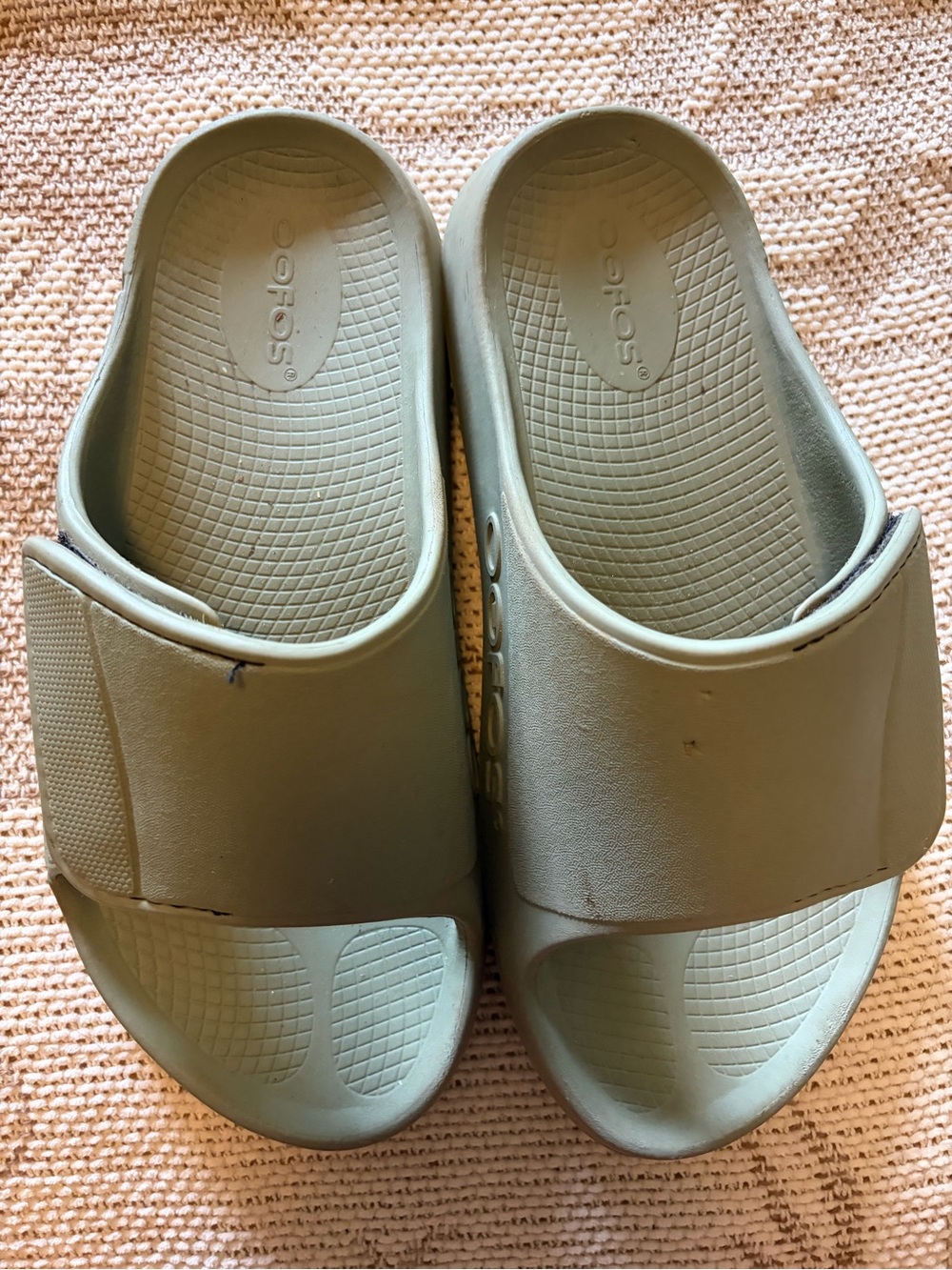 Ofos Women’s Slide Sandals in Sage Green